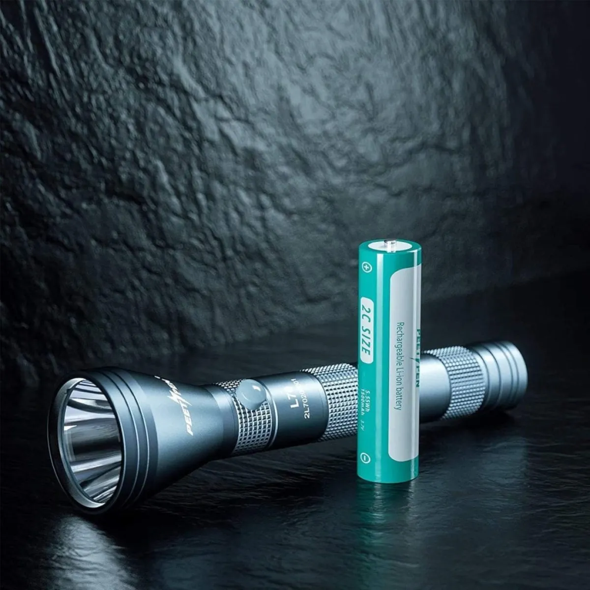 PEETPEN L70 heavy-duty rechargeable flashlight