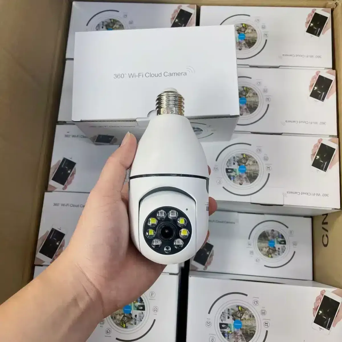 YIOT WiFi PTZ Bulb Camera, 5MP, Auto Tracking, E27 Socket