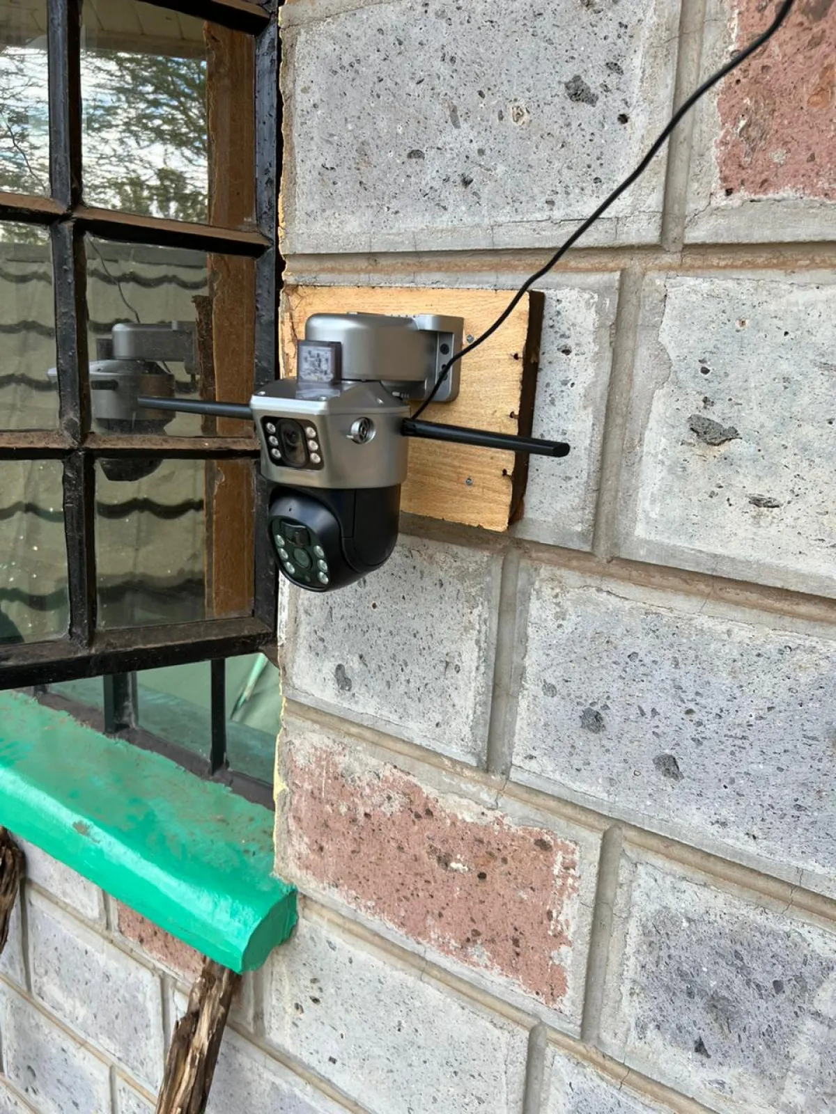 V380 Pro Dual WiFi Solar Camera, 4MP+4MP PTZ, AI Human Detection