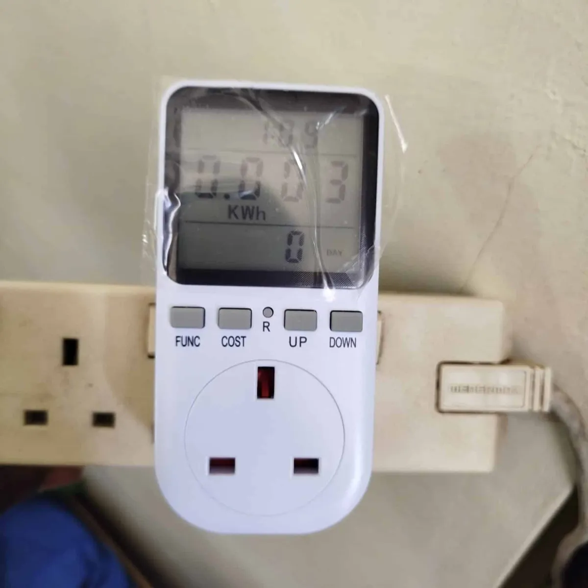 MANHUA TG44ME Energy Meter Plug Socket: 16A, Monitor Energy Usage, Cost Tracker, LCD Display, Kill A Watt Alternative,