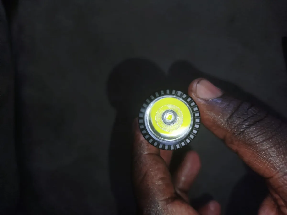 Peetpen L28 flashlight, with accessories