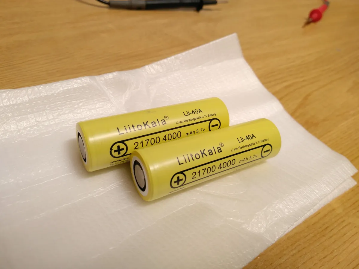 LiitoKala Lii-40A 21700 Battery – 4000mAh 40A High Drain, Flat Top, Unprotected for Vapes, Flashlights, Power Tools in